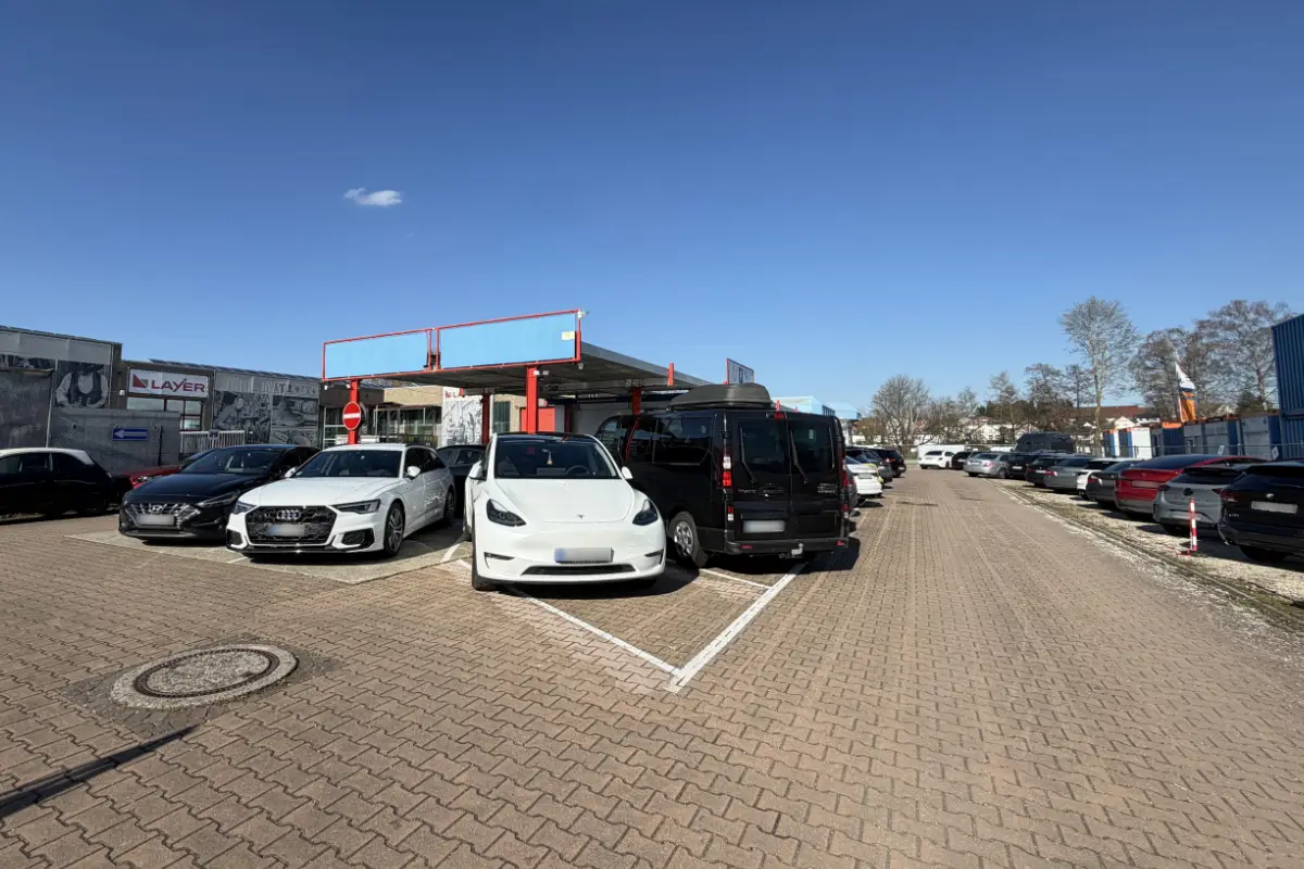 Car Park Memmingen - Parkplatz in der Nähe des Flughafens Memmingen